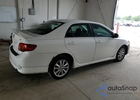 2010 Toyota Corolla Base z USA, uszkodzony, nr VIN 2T1BU4EE9AC465344